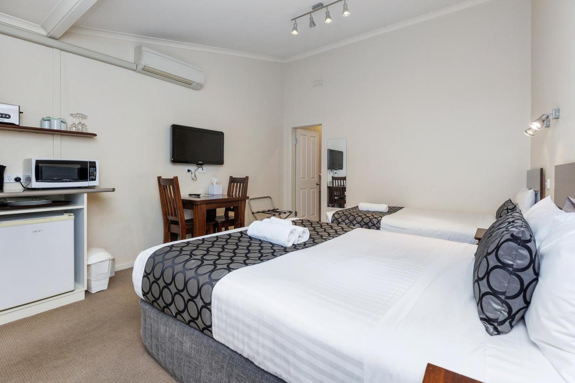 Amaroo Motel Tumuts Best Accommodation Екстер'єр фото