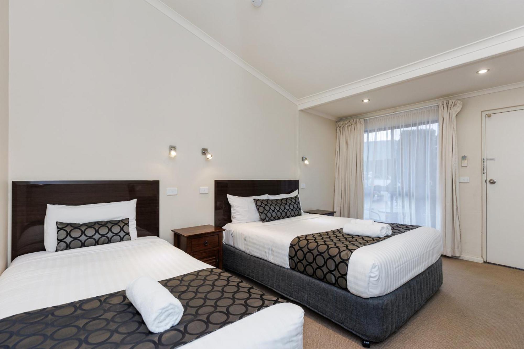 Amaroo Motel Tumuts Best Accommodation Екстер'єр фото