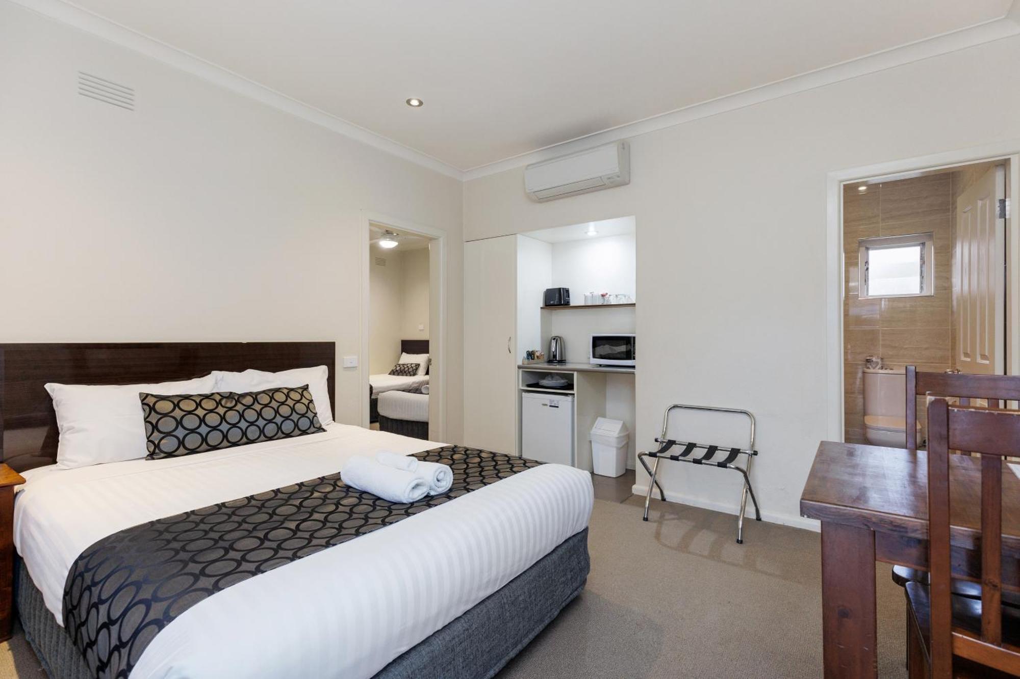 Amaroo Motel Tumuts Best Accommodation Екстер'єр фото