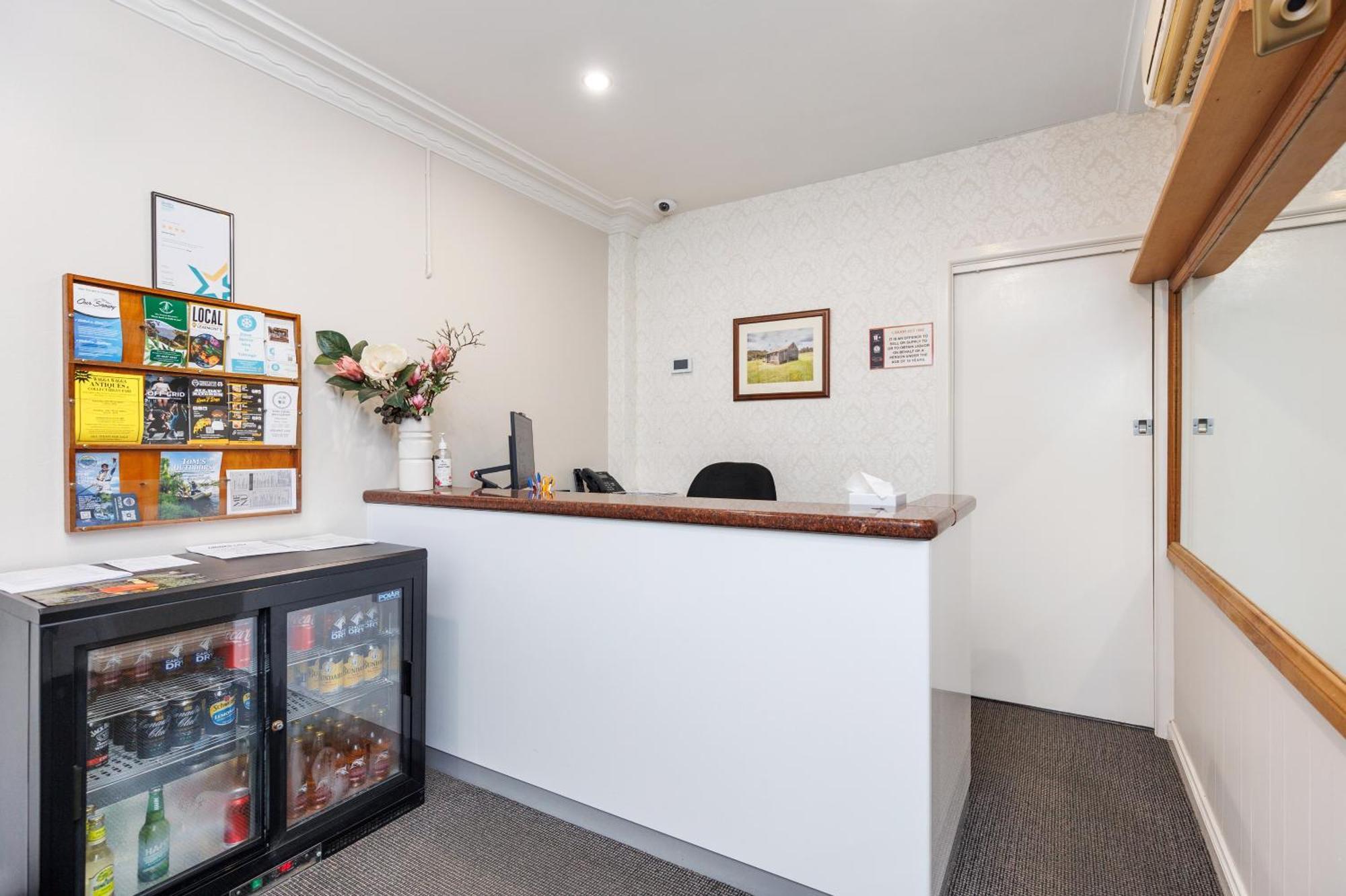 Amaroo Motel Tumuts Best Accommodation Екстер'єр фото