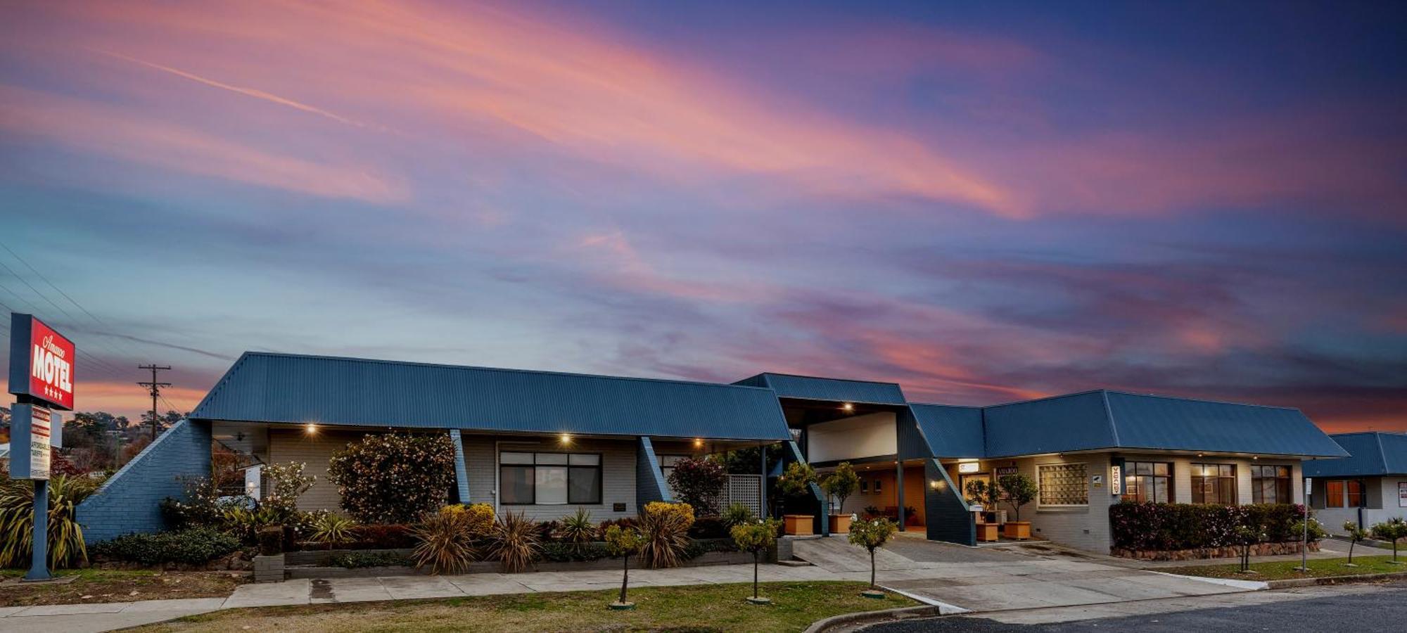 Amaroo Motel Tumuts Best Accommodation Екстер'єр фото